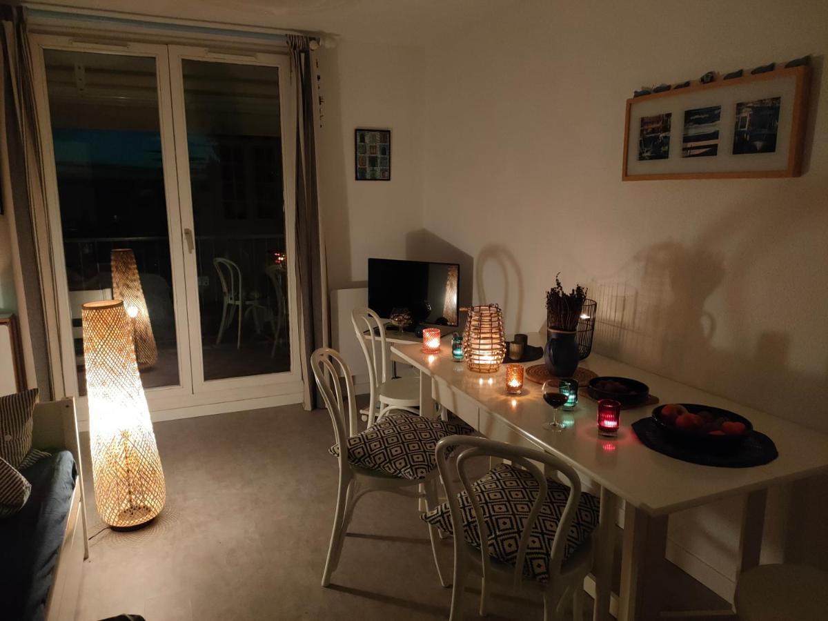 Appartement Avec Terrasse Vue Mer, Proximite Plage, Place Parking Sanary-sur-Mer Exterior photo