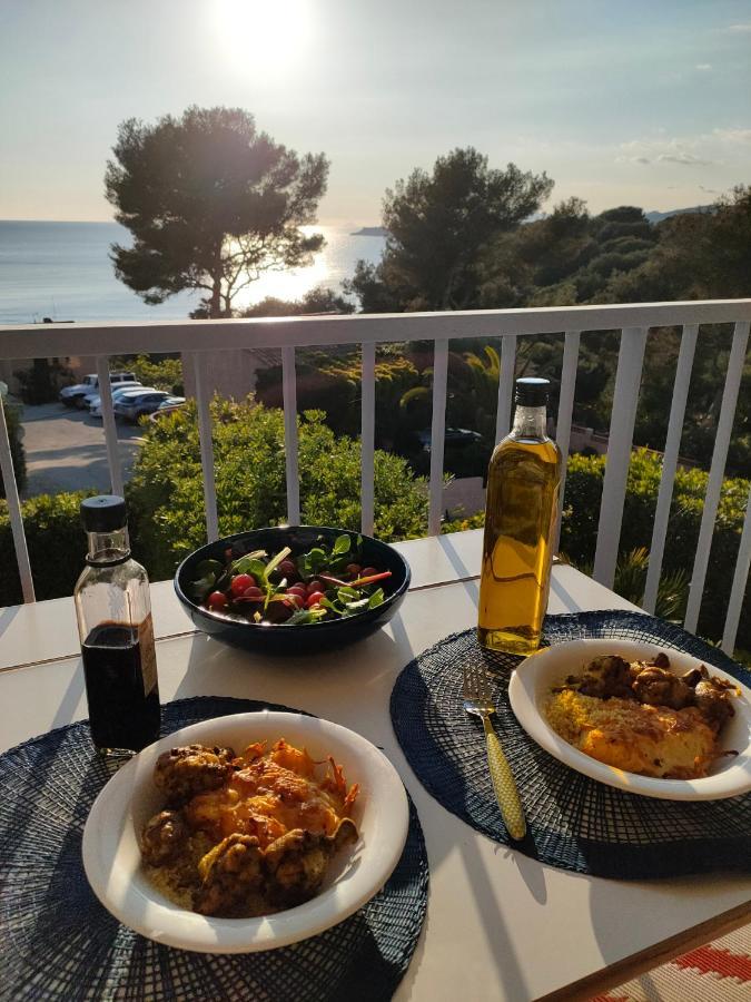 Appartement Avec Terrasse Vue Mer, Proximite Plage, Place Parking Sanary-sur-Mer Exterior photo