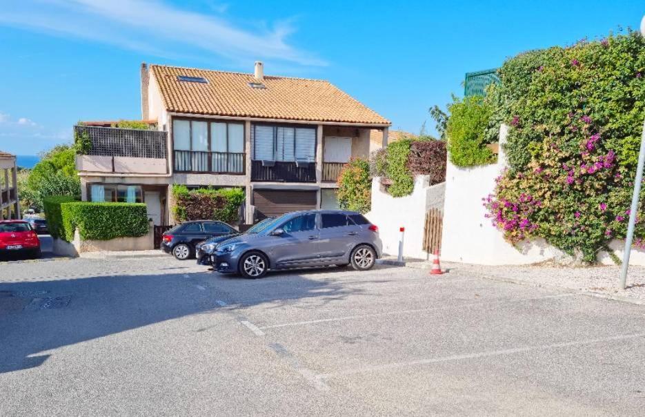 Appartement Avec Terrasse Vue Mer, Proximite Plage, Place Parking Sanary-sur-Mer Exterior photo